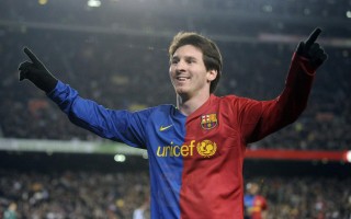 山东泰山2025赛季重磅官宣，廖力生续约留队，外援克雷桑正式加盟助力争冠