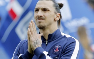 湖人队感恩节前战绩卓越，13胜4负位居西部第二，较上赛季同期大幅提升