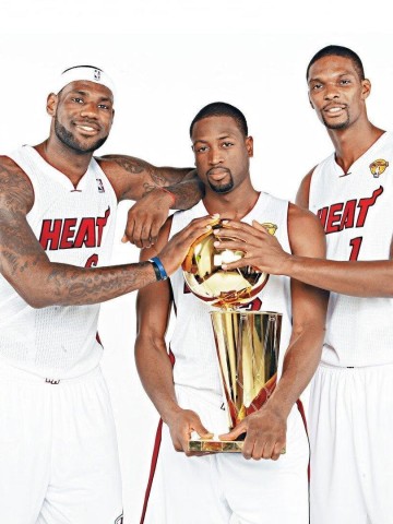 视频助理裁判世界杯赛场起波澜，电子竞技判罚体系显革新